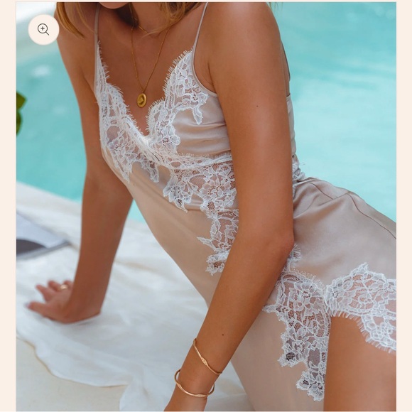 ANTALYA SILK DRESS (XS)
Sold to you by SILQUE
Fulfilled by SILQUE in Australia - Picture 2 of 9